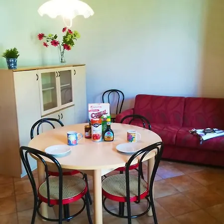 Apartment- Elda Crone